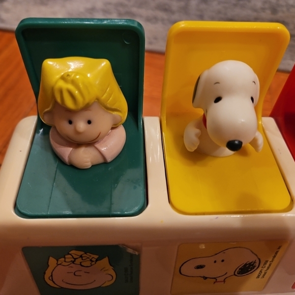 Vintage Snoopy And Friends Pop Up Toy EUC Works - Picture 12 of 13